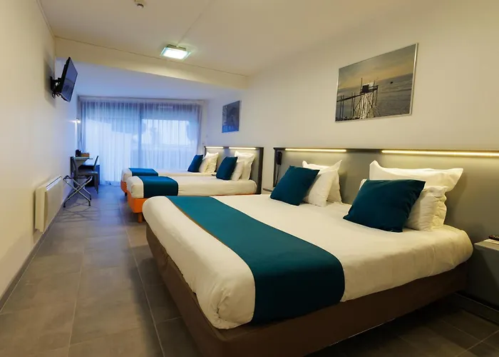 Logis Hotel Le Rochelois